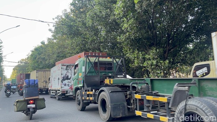 Kemacetan di Margomulyo Surabaya