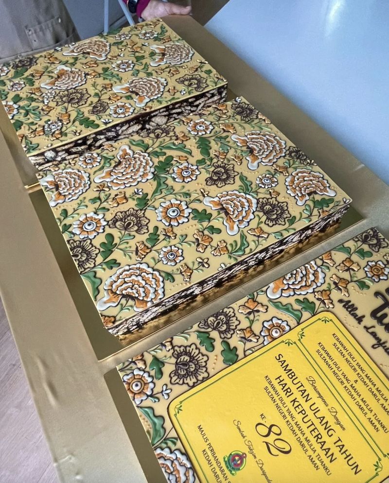 Keren! Baker Ini Bikin Cake Motif Batik Super Detail hingga Mirip Lukisan