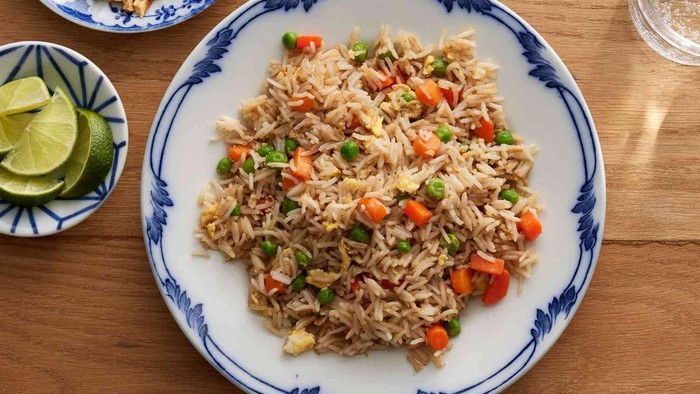 Kisah Haru Pembeli Nasi Goreng, Minta Nasi Lebih Malah Dapat Pekerjaan