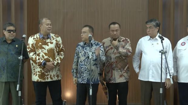 Konferensi pers pimpina, DPR, Pemerintah, dan Buruh, Jumat (26/6/2026). (Dok. Tangkapan Layar)