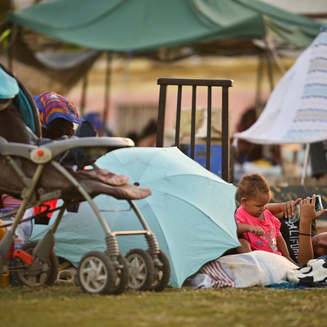 Lapangan Jadi Tempat Berlindung Korban Gempa Venezuela