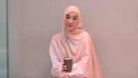 Larissa Chou memutuskan cerai dari Ikram Rosadi. Ia pun mencurahkan isi hatinya dalam Instagram miliknya. Foto: Instagram/larissachou