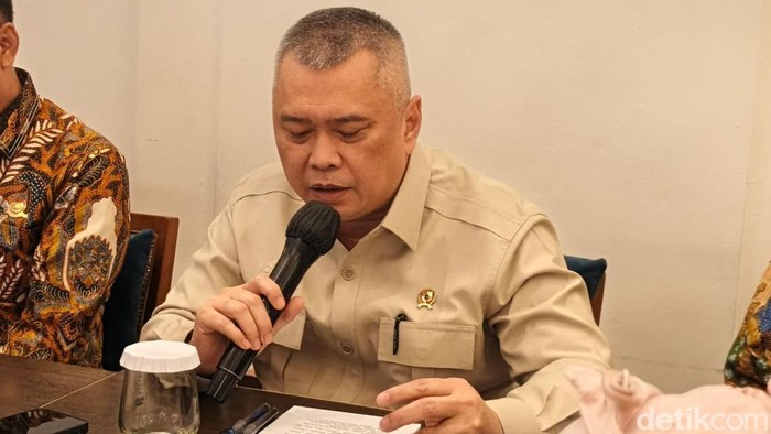 Menteri Perhubungan Dudy Purwagandhi
