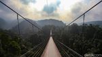 Menyusuri Jembatan Gantung Situ Gunung, Terpanjang se-Asia