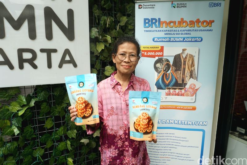 Modal Rp 25 Ribu, Usaha Peyek Mpok Esty Makin Maju Berkat Rumah BUMN BRI