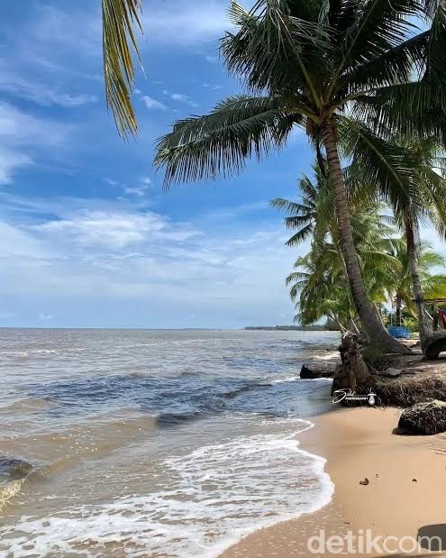 Pantai Sebuai di Kumai, Kalteng. Pantai Sebuai di Kumai, Kalteng.