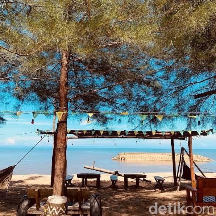 Pantai Sebuai di Kumai, Kalteng.
