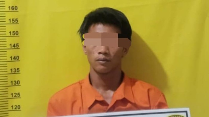 Pelaku pencurian kabel dan besi di Palembang.