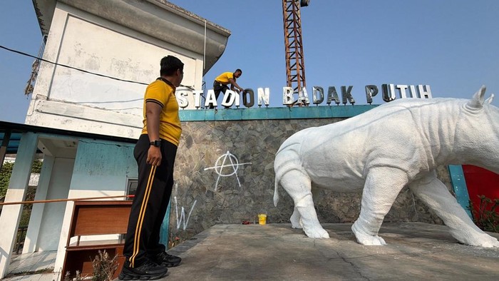 Pembersihan Stadion Badak Putih Cianjur