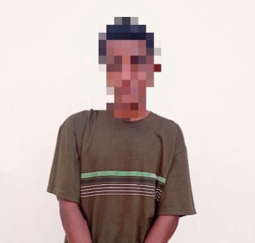Terduga pelaku AH ditahan di Polres Sumba Barat Daya, pada Jumat (26/6/2026).