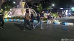 Potret Detik-detik Ricuh Demo di Depan Gedung Grahadi Surabaya