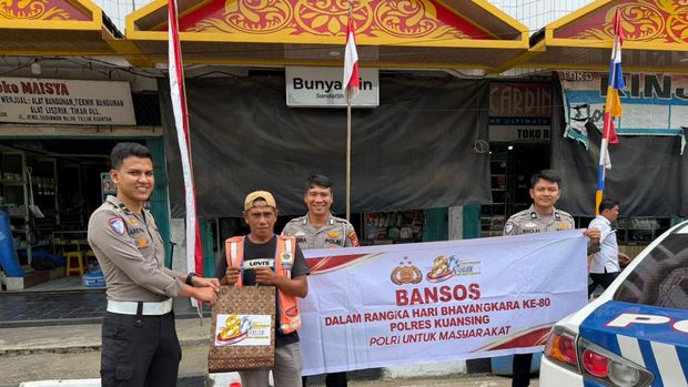Polda Riau menyalurkan 5 ribu paket bansos dan bantuan air bersih menyambut Hari Bhayangkara ke-80 Polda Riau menyalurkan 5 ribu paket bansos dan bantuan air bersih menyambut Hari Bhayangkara ke-80, Jumat (26/6/2026).