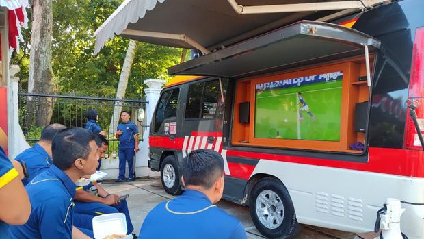 Polda Riau merayakan Hari Bhayangkara ke-80 bersama Ojol Kamtibmas di Kota Pekanbaru, Jumat (26/6/2026).