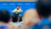 Prabowo Tanya Guru Besar: Kenapa 81 Tahun RI Tak Bisa Bikin Mobil Sendiri?