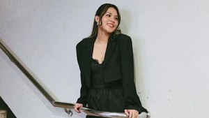 Shooting @theseasons2023 with @mayersung sunbaenim, jelas Raisa dalam caption foto menyoal keberadaannya di kantor KBS dilihat pada Jumat (26/6/2026). Foto: Instagram @raisa6690
