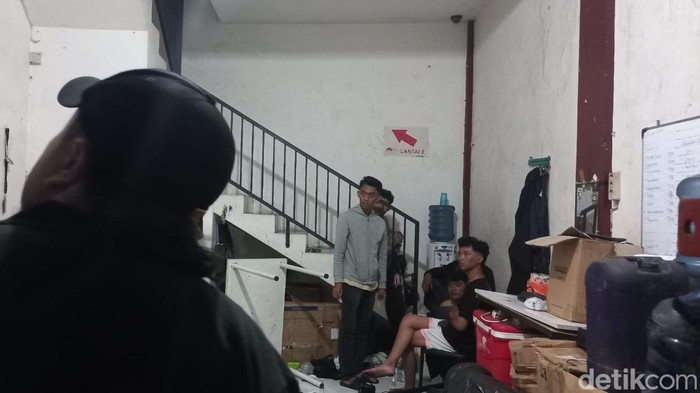 Ribut-ribut pengeroyokan antarkaryawan Nescafe di Malang.