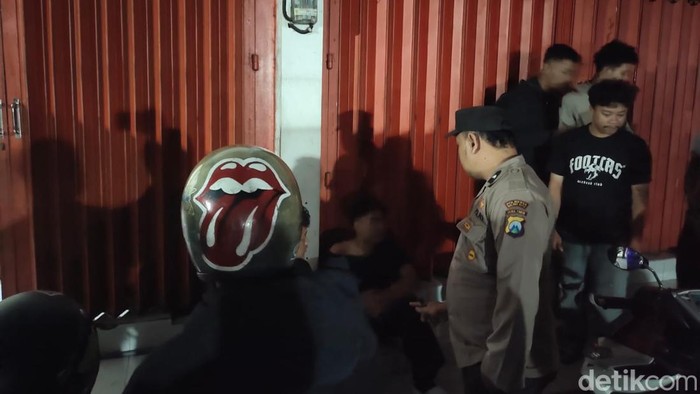 Ribut-ribut pengeroyokan antarkaryawan Nescafe di Malang.