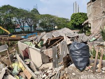 Video: Warga Cerita Detik-detik Longsor di Benhil Jakpus yang Buat Rumah Ambruk