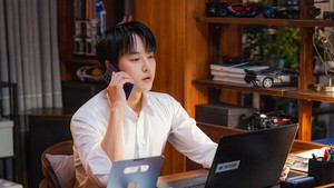Setelah bertemu dengan Cheon Yeo Ri, Ma Gang Wook memutuskan buat bekerja sama untuk menyelesaikan kasus-kasus, menggunakan kemampuan masing-masing. (Foto: dok. tvN)