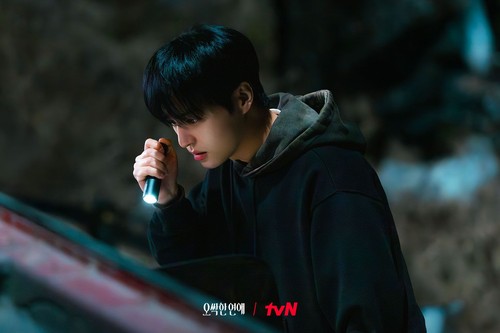 Adegan dalam drama Korea terbaru tvN 2026 Spooky in Love.