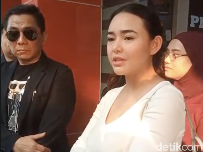 Amanda Manopo datangi Polres Jakarta Selatan, Jumat (26/6/2026).