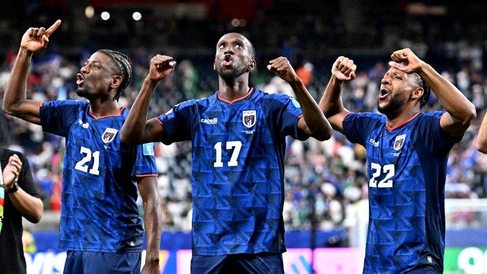 Soccer Football - FIFA World Cup 2026 - Group H - Cape Verde v Saudi Arabia - Houston Stadium, Houston, Texas, U.S. - June 26, 2026 Cape Verde players celebrate after the match as they qualify for the knockout stages of the World Cup IMAGN IMAGES via Reuters/Maria Lysaker     TPX IMAGES OF THE DAY