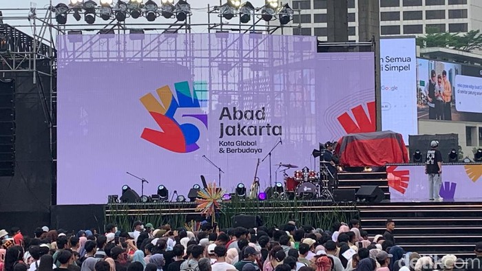 Gubernur DKI Jakarta, Pramono Anung, dan Rano Karno luncurkan logo 5 abad Jakarta di HUT ke-499. (Mulia/detikcom)
