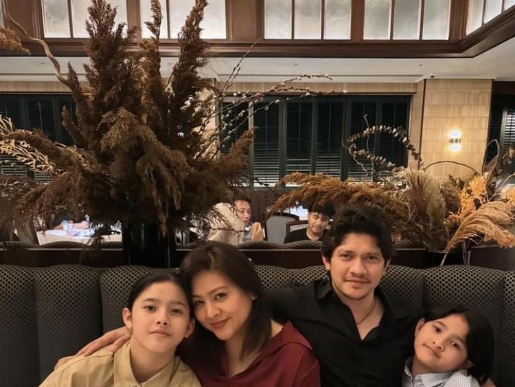 14 Tahun Menikah, Iko Uwais dan Audy Item Masih Kompak Kulineran Bersama