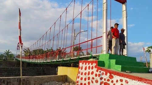 Jembatan perintis garuda di Kelurahan Rontu, Kecamatan Raba, Kota Bima, yang diresmikan oleh Pangdam IX/Udayana, Mayjen Piek Budyakto, pada Sabtu (23/6/2026).