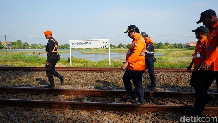 KAI memantau rel di Porong-Tanggulangin buntut isu rembesan tanggul Lumpur Lapindo