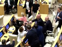 Video: Momen Sidang Parlemen di Georgia Berakhir Adu Jotos