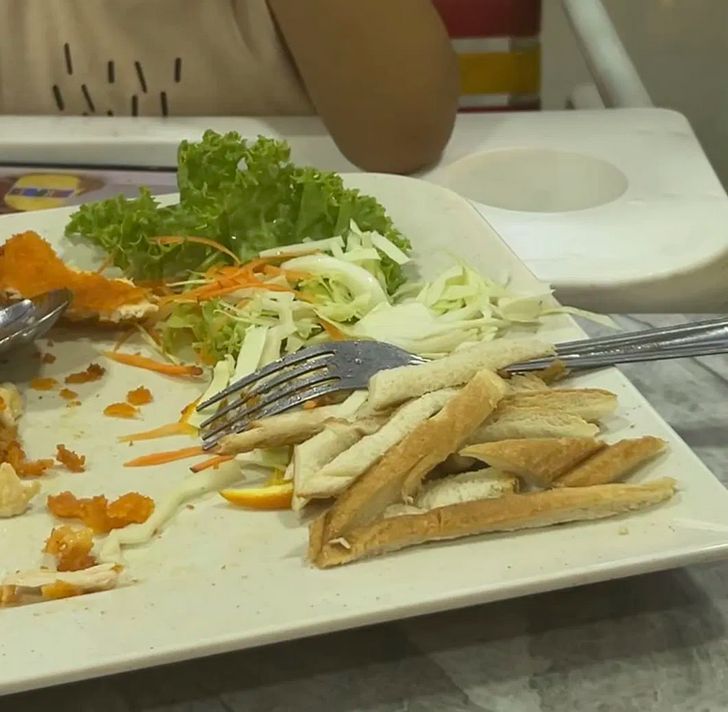 Menu Chicken Chop Rp66 Ribu Bikin Heboh, Kentang Gorengnya Diganti Roti!