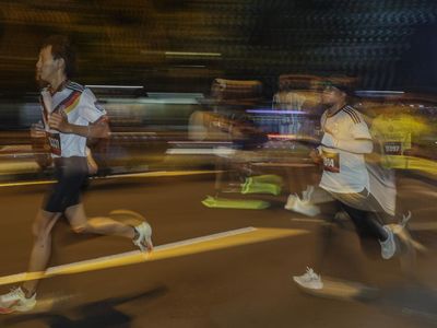 Moloku Night Fun Run Semarakkan Demam Piala Dunia