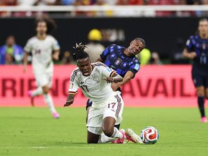 Nico Williams Cedera, Kritik Tekel Pemain Uruguay