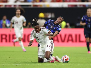 Nico Williams Cedera, Kritik Tekel Pemain Uruguay