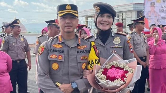 Pasangan Polisi AKBP Riza Muttaqin dan AKBP Susilawati yang dapat tugas baru di Kalimantan Selatan. (Istimewa)