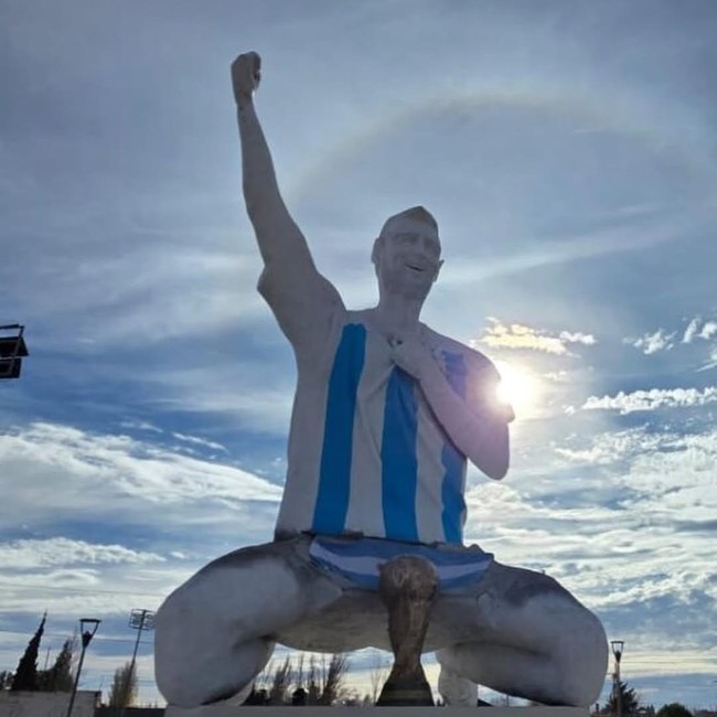 Patung Lionel Messi 29 Meter di Argentina Banjir Kritik, Bentuknya Aneh