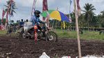 Puluhan Rider Adu Cepat Balap Motor Manol di Banyuwangi