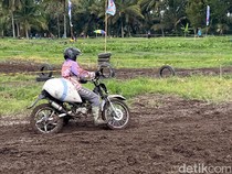 Puluhan Rider Adu Cepat Balap Motor Manol di Banyuwangi
