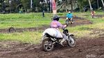 Puluhan Rider Adu Cepat Balap Motor Manol di Banyuwangi