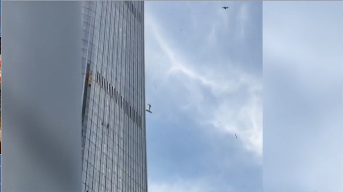 Pesawat Kecil Tabrak CITIC Tower