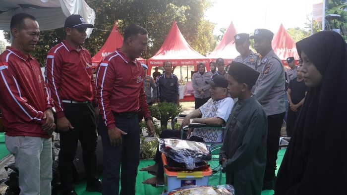 Polda Sumsel menggelar bakti sosial dan kesehatan untuk masyarakat. (dok.istimewa)