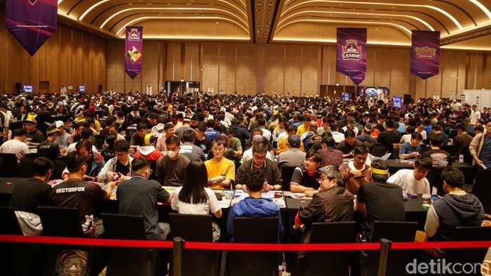 Ratusan Trainer Pokémon Trading Card Game (TCG) dari berbagai daerah di Indonesia mengikuti ajang Master Ball League Indonesia di Nusantara International Convention Exhibition (NICE) PIK 2, Kabupaten Tangerang, Sabtu (27/6/2026).