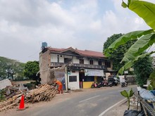 Potret Rumah-Bangunan Kos Ambruk di Benhil gegara Longsor
