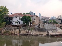 Rumah-Kos Ambruk Imbas Longsor di Benhil Bakal Diperbaiki Pemda