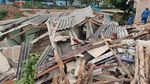 Potret Rumah-Bangunan Kos Ambruk di Benhil gegara Longsor