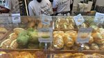 Antre 40 Menit Demi Cicip Salt Bread Viral di Bekasi, Gimana Rasanya?