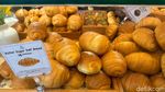 Antre 40 Menit Demi Cicip Salt Bread Viral di Bekasi, Gimana Rasanya?