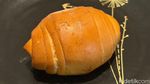 Antre 40 Menit Demi Cicip Salt Bread Viral di Bekasi, Gimana Rasanya?