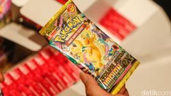 Serunya Mewarnai dan Berburu Kartu Pokemon Terbaru